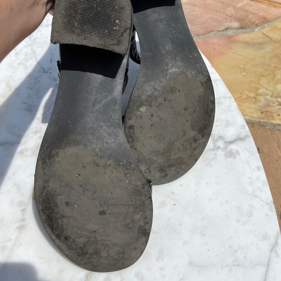 Black blocky heel leather strap sandals - Picture 6 of 9